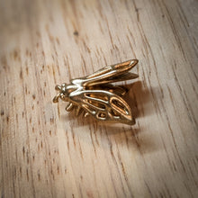The Magicians, Eliot Waugh replica bee lapel pin